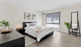 8608 VILLAGE Sq 15/8608, Alexandria, VA 22309