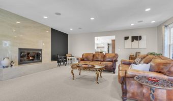 14 Bunker Hill Dr, Middletown, NJ 07748