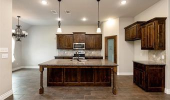 1008 Sky Ct, Weatherford, TX 76085