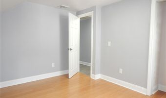 52 Hillwood St, Cranston, RI 02920