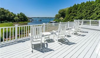 56 Marine Dr, Narragansett, RI 02882