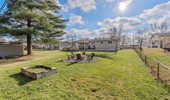 221 Windcliffe Dr, Ballwin, MO 63021