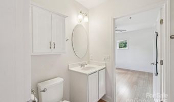 400 N Skyloft Dr 101, Asheville, NC 28801