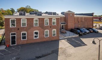 77 Elm St 302, Amesbury, MA 01913