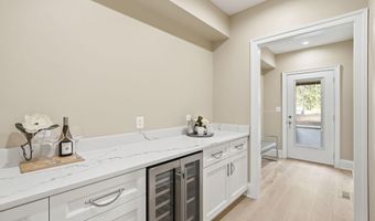 5047 MACARTHUR Blvd NW, Washington, DC 20016