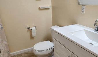 22 Baypath Way, Branford, CT 06405