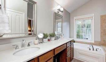 6052 Pine Bluff Dr, Avon, IN 46123