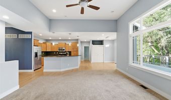 820 Greenwood Hills Dr, Adel, IA 50003