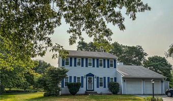 28 Mast Ct, Middletown, RI 02842