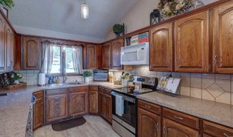 920 Highland Dr, Arkansas City, KS 67005