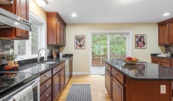 10 Ellsworth Village Rd 10, Acton, MA 01720