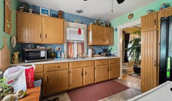 1320 N HARRIMAN St, Appleton, WI 54911