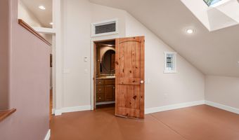 827 Tyler Creek Rd, Ashland, OR 97520