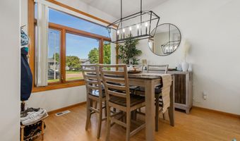 708 S 6th Ave, Brandon, SD 57005