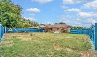 121 Pine Ave, Altus, OK 73521