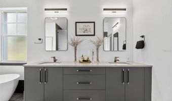 526 ISLEBAY Dr, Apollo Beach, FL 33572