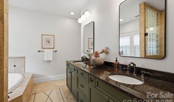 1815 DeArmon Dr, Charlotte, NC 28205