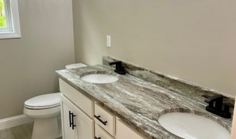 49 Woodbrey Ln, Standish, ME 04084