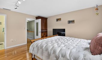 405 Timber Ln 405, Canton, CT 06019