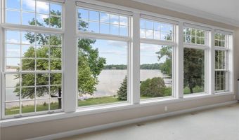 1505 Edgewater Ave, Arden Hills, MN 55112