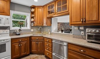 726 HILLCREST Dr, Annapolis, MD 21409