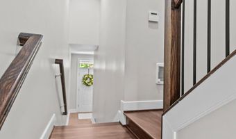 2109 MAIN LINE 102, Alexandria, VA 22301