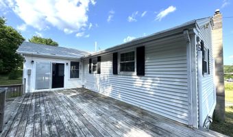 902 Eastern Ave, Augusta, ME 04330