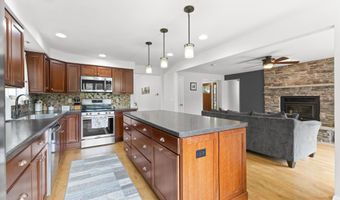3207 CRESTVIEW Dr, Appleton, WI 54915