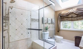 20 Sanctuary Dr, East Greenwich, RI 02818