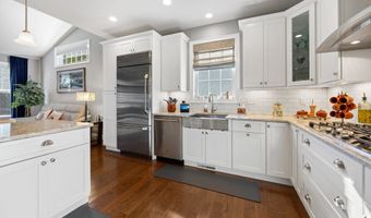 81 Fieldstone Ln 81, Beacon Falls, CT 06403