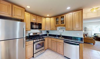 68 Virginia Ave 14, Danbury, CT 06810