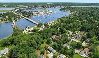 9 Foster St, Barrington, RI 02806