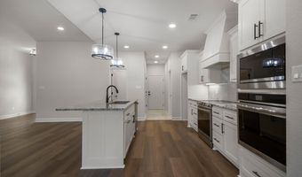 1000 Duke Dr, Bauxite, AR 72011