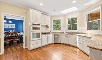 3095 Walnut Creek Dr, Alpharetta, GA 30005