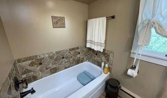 4658 N Croswell Rd, Alma, MI 48801
