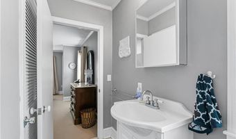 46 Chastellux Ave M8, Newport, RI 02840