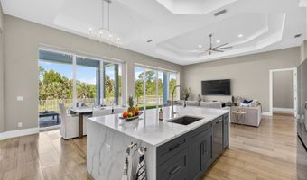 638 MANNS HARBOR Dr, Apollo Beach, FL 33572