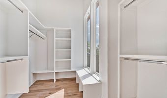 208 NW 9th St, Bentonville, AR 72712