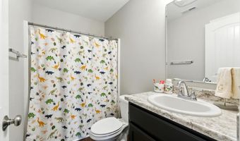1308 Hideaway Dr, Auburn, IN 46706