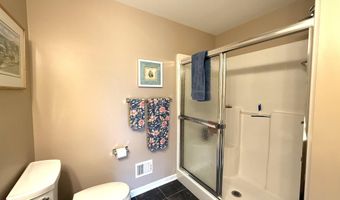 35 Governor Cir, Albany, NY 12208