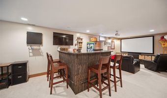 3016 Fox Hollow Cir, Des Moines, IA 50321