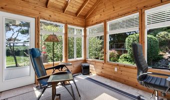 3956 BEACH LOOP Dr SW, Bandon, OR 97411