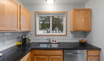 15548 Flyboat Ln, Apple Valley, MN 55124