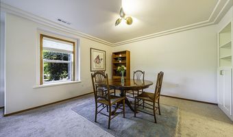 833 Cobblestone Ct, Ashland, OR 97520