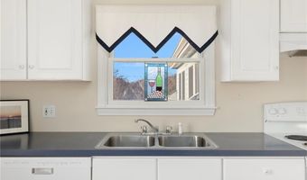 110 HOUSTON Ave, Narragansett, RI 02882