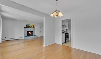 1558 1560 W Jones Dr SW, Ann Arbor, MI 48105