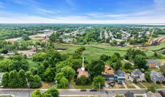 210 Church St, Belford, NJ 07718