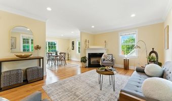 582 Trapelo Rd 582, Belmont, MA 02478