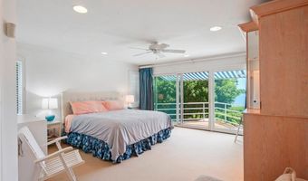 275 Boston Neck Rd, Narragansett, RI 02882