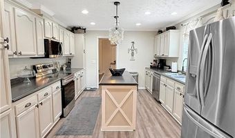 55 Kelley Rd, Batesville, AR 72501